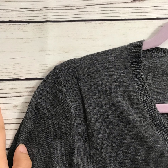 Everlane Wool Grey V Neck Pullover Sweater Small - Picture 8 of 8